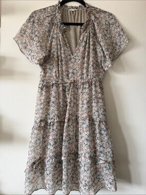 En Creme|Floral V Neck Boho Tiered Ruffle Dress|Small|EUC